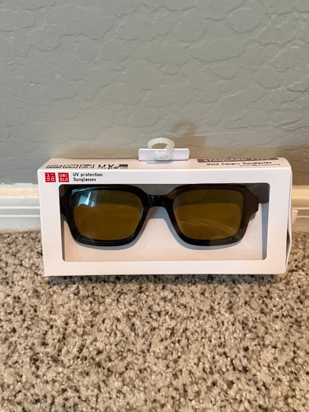 NIB Uniqlo | Bold Square Sunglasses | Black/Smoke | Size: 54-36